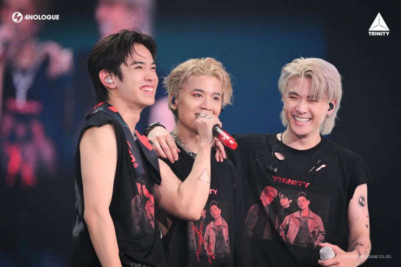 แฮนน่า 4EVE TRINITY คอนเสิร์ต